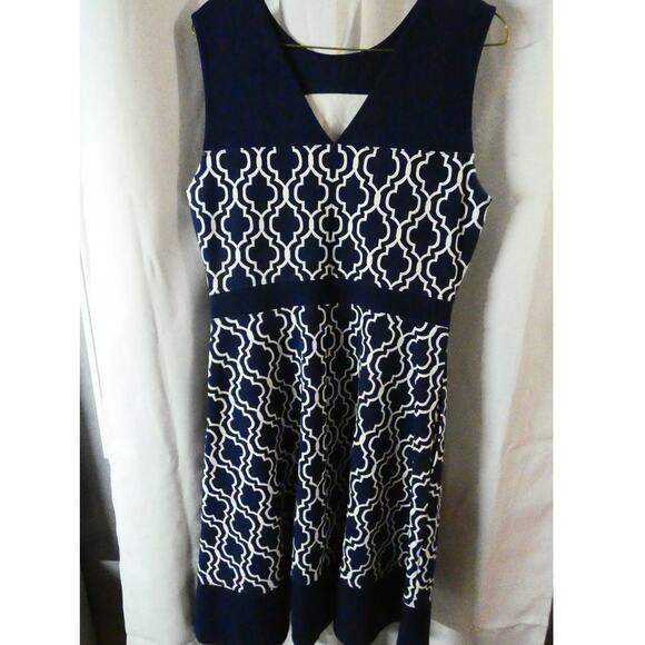 Land's End Women's Size 10 Dress Sleeveless Zipper Pockets - Picture 4 of 6